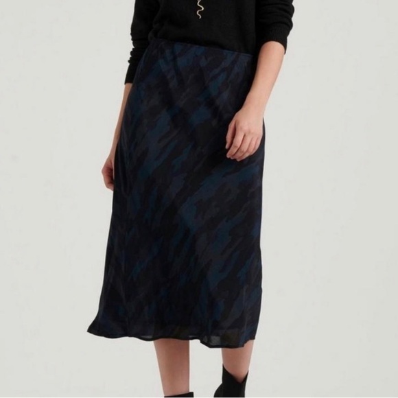 Lucky Brand Camo MIDI Skirt - Picture 1 of 8